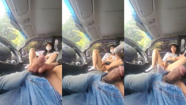 thủ dâm với gái trên ô tô.mp4