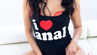 Evil Angel – Vicki Chase in Vicki: Squirting, Gaping Anal Latina