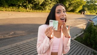 Public Agent – Cute Colombian Ass