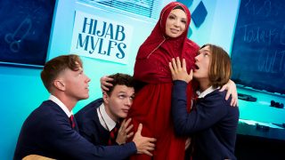 Hijab Mylfs – It Takes a Real Woman to Please Three Cocks At Once