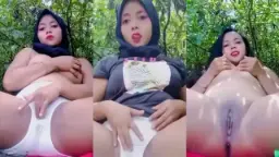 Jilbab Colmek di Hutan Live