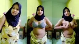 Ukhti Bikin Video Bugil Remas Toket