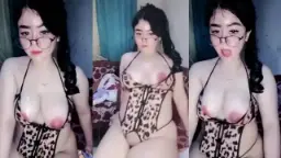 Kitty Puting Mancung
