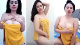 Kimaya Agata Bugil Handuk Kuning