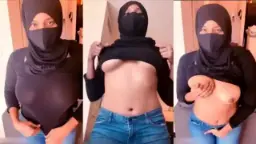 Cewe Jilbab Hitam Sange Remas Toket