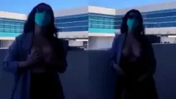 Siskaeee Pamer Toket Di Bandara