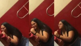 Chubby girl gives an outdoor blowjob in a cinema theatre