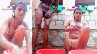 Desi nude Banjara lady records her MMS taking a bath