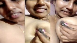 Desi nude milf shoots her naked MMS for her lover